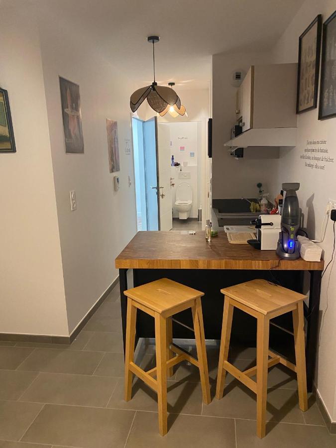 Joli Petit Nid Douillet En Centre * La Rochelle (Charente-Maritime)